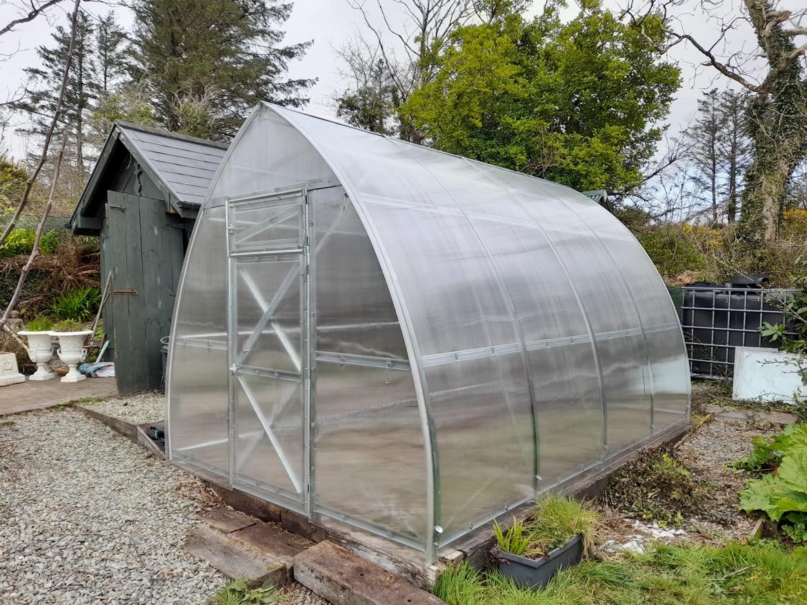 GREENHOUSE ARROW, 20.8 M² (2.6M X 8M; 8.5FT X 26FT)
