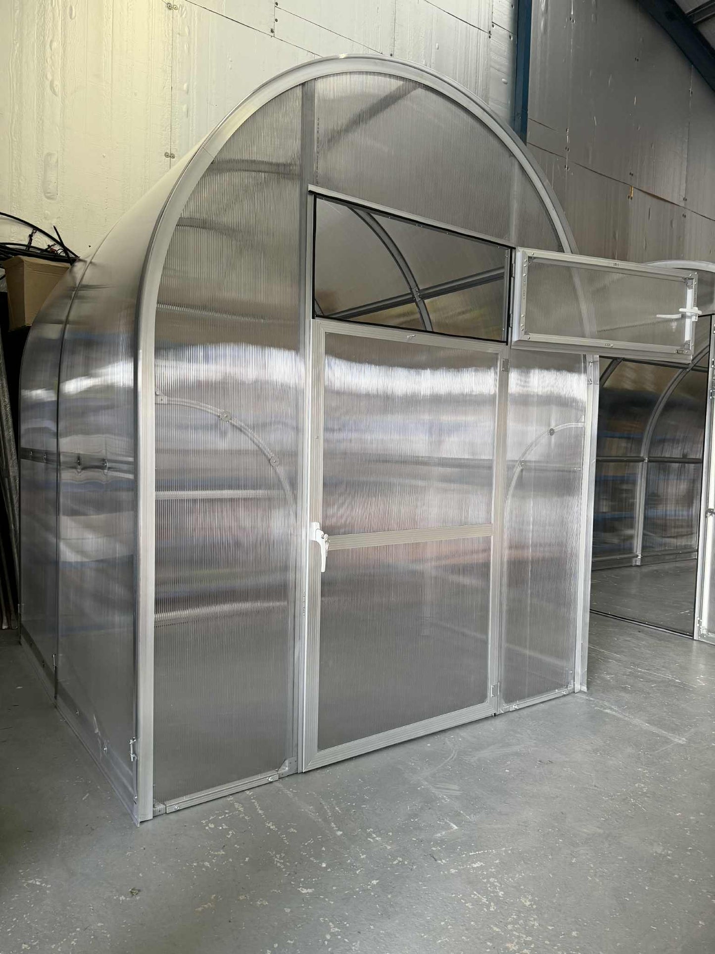 Sigma Lux 2m (width: 2 m, height: 2.4 m)