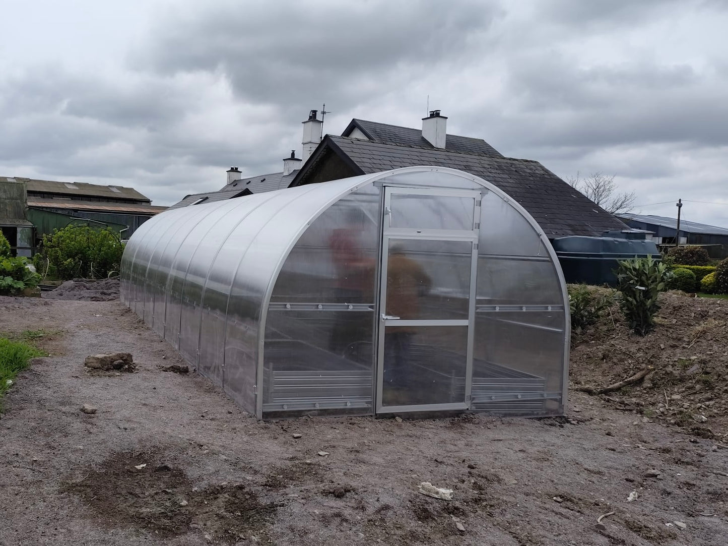 STRONG PREMIUM, 36 M² (3M X 12M; 9.8FT X 39.4FT)