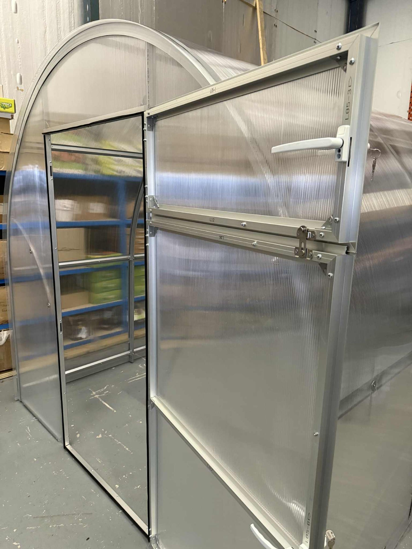 Sigma Lux 2.5m (width: 2.5 m, height: 2.26 m)