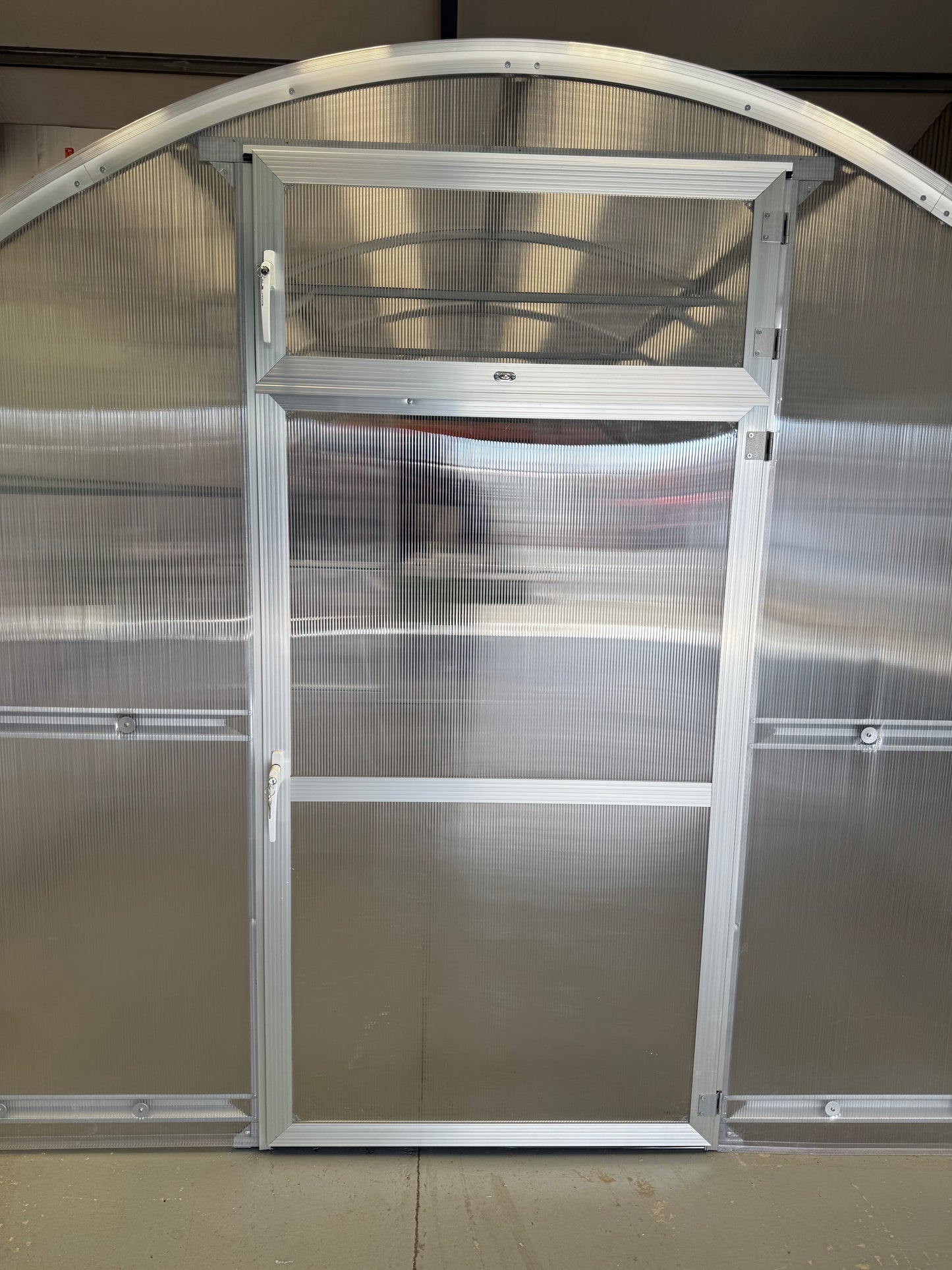 STRONG PREMIUM 30 M² (3M X 10M; 9.8FT X 33FT)