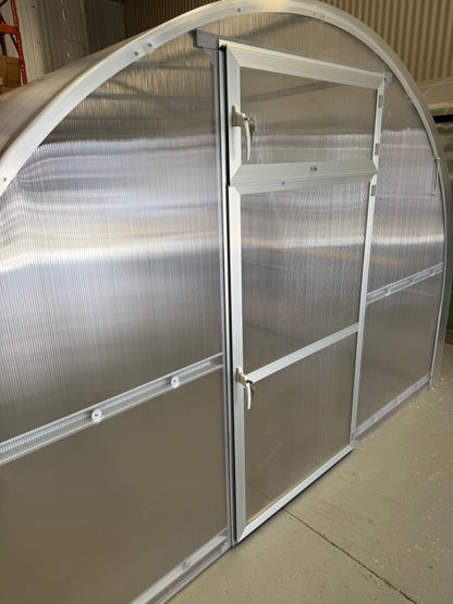 STRONG PREMIUM, 36 M² (3M X 12M; 9.8FT X 39.4FT)