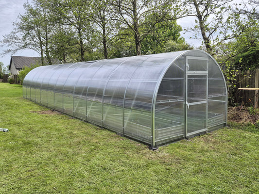STRONG PREMIUM, 36 M² (3M X 12M; 9.8FT X 39.4FT)