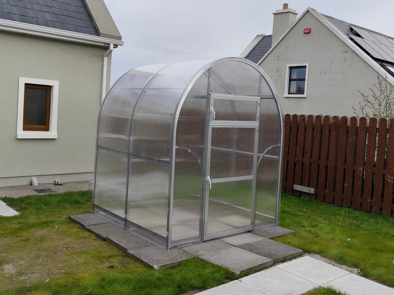 Sigma Lux 2m (width: 2 m, height: 2.4 m)