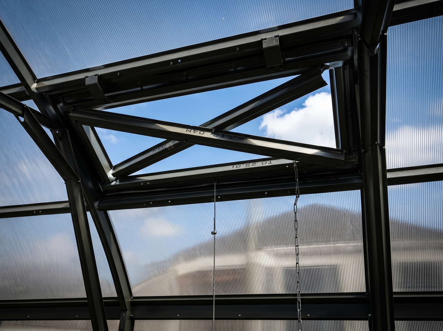 Manual Roof Window for Greenhouse 'Arrow'