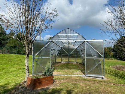 FARMER 5 (21M² - 5M X 4.2M; 16.4FT X 13.8FT)