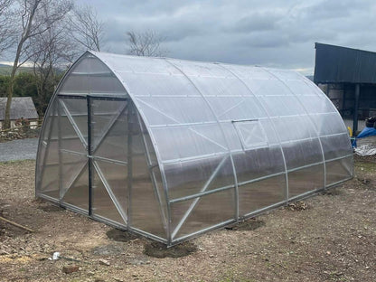 FARMER 5 (42.5M² - 5M X 8.5M; 16.4FT X 27.9FT)