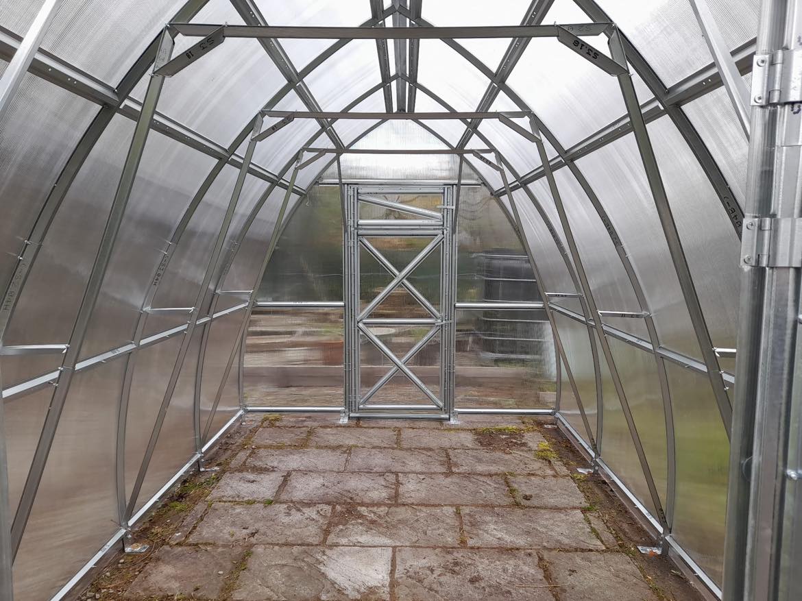 GREENHOUSE ARROW, 20.8 M² (2.6M X 8M; 8.5FT X 26FT)