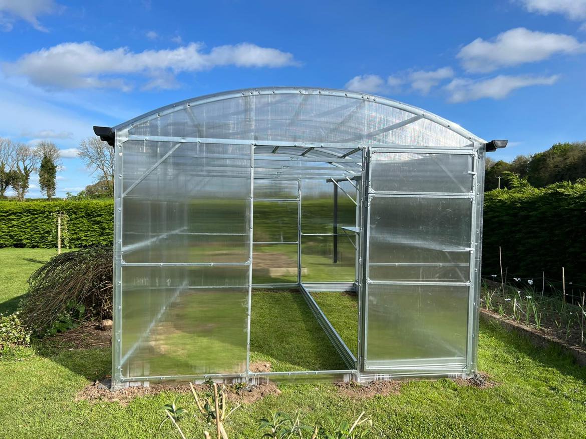 GREENHOUSE PRIMA-3 30 M² (3M X 10M; 9.8FT X 33FT)/ 6mm